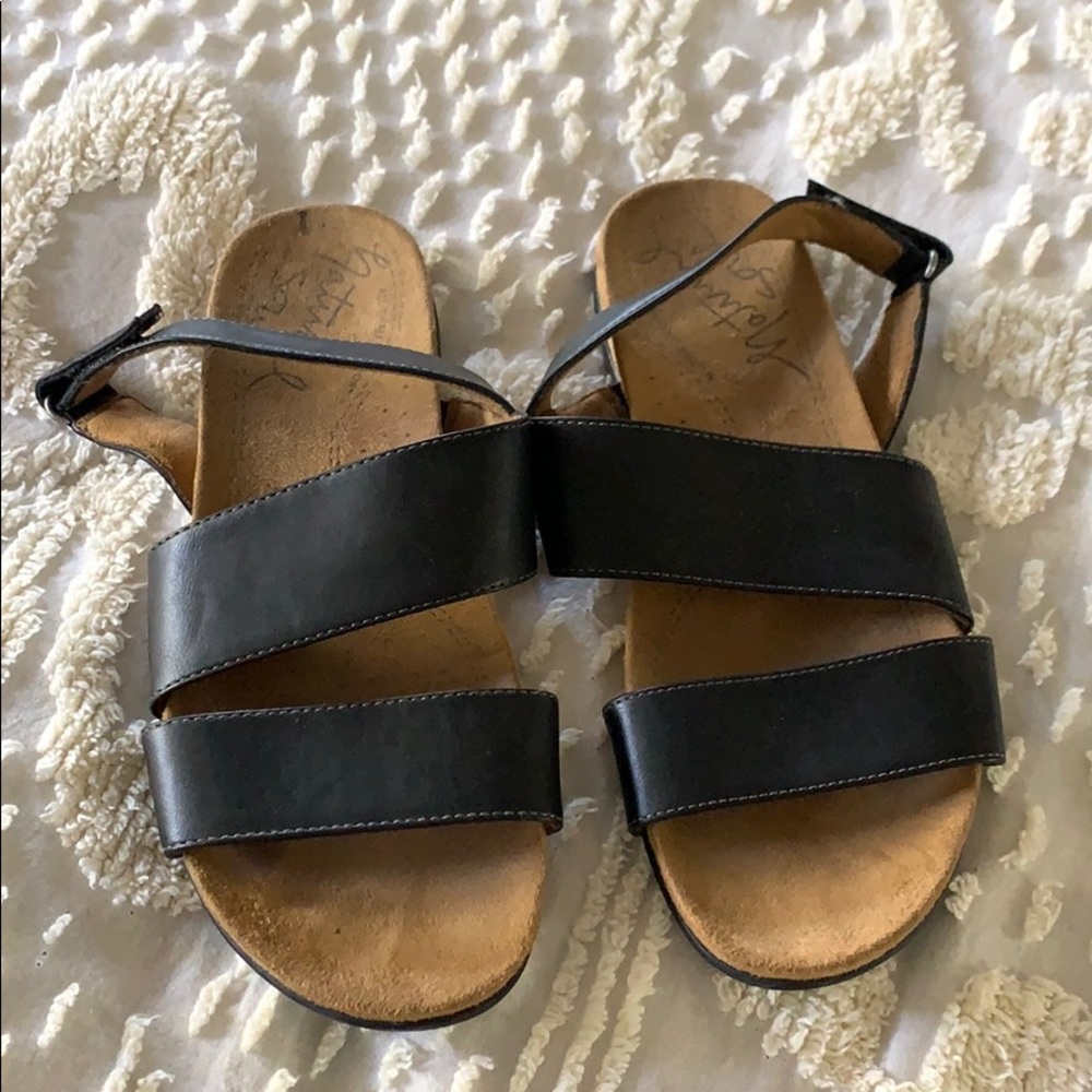 Black comfortable sandals